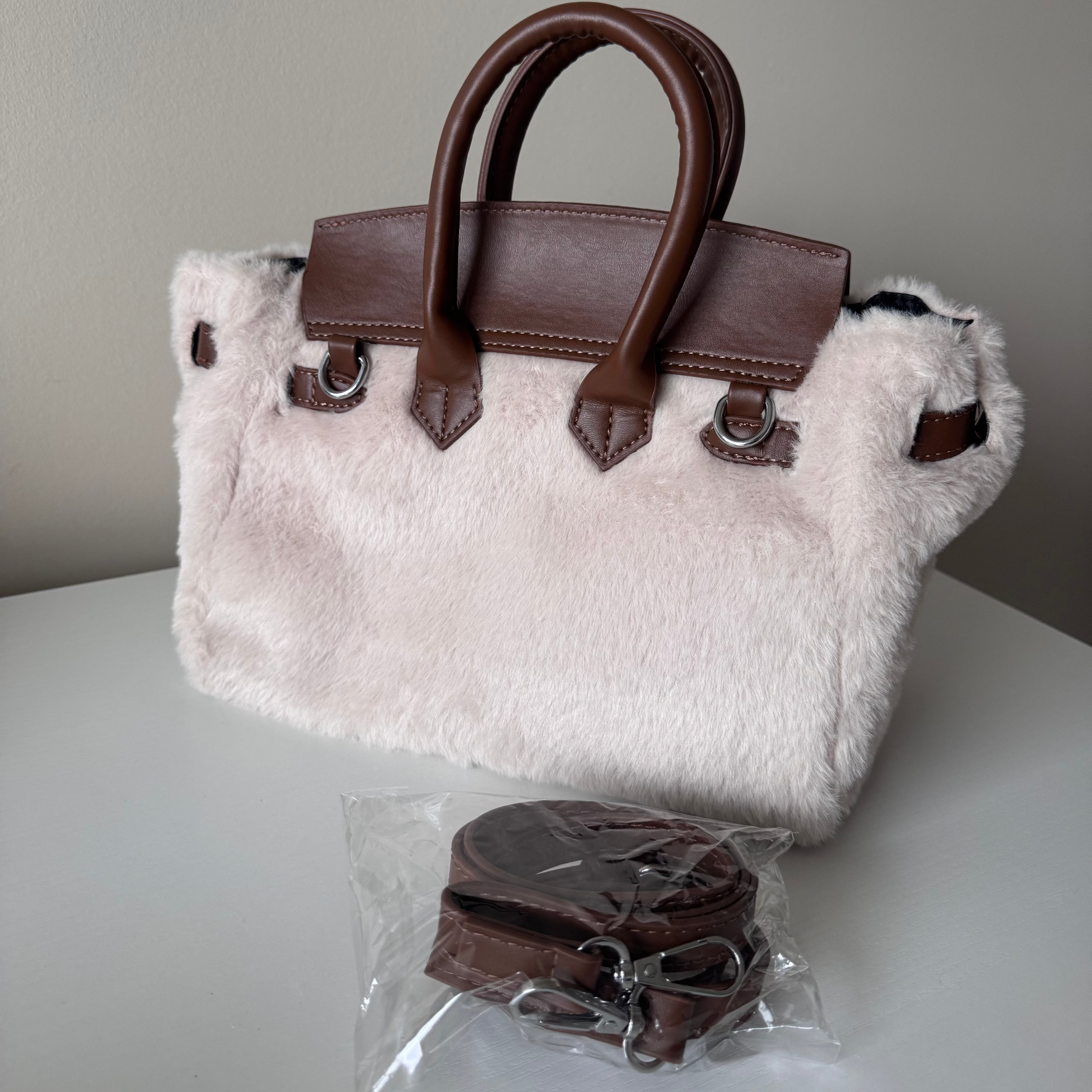 Cozy Smile Plush Handbag with Strap